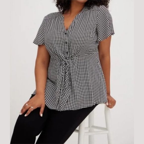 Houndstooth blouse with front tie by Torrid, black and white, size 3 - Picture 5 of 7